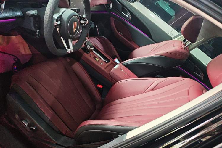 Used Hongqi H5 2025 Model 2.0T Automatic Xuan Ying 2 Million Units Commemorative Edition Left Front Seat