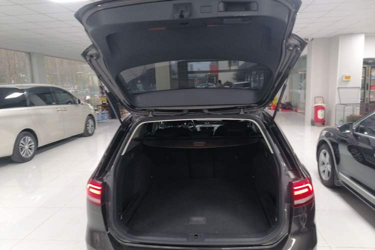 Used Volkswagen Variant 2018 380TSI Two-Wheel Drive Comfort Edition