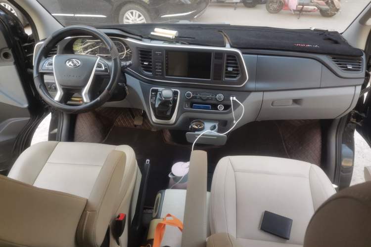 Used SAIC MAXUS Xintu V80 