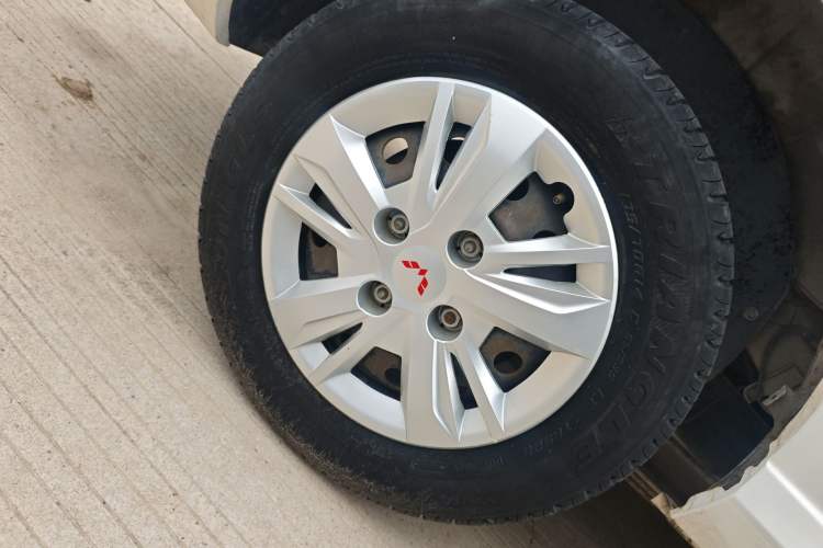 Used Wuling Hongguang 2019 1.5L S Basic Version China VI Standard LAR
