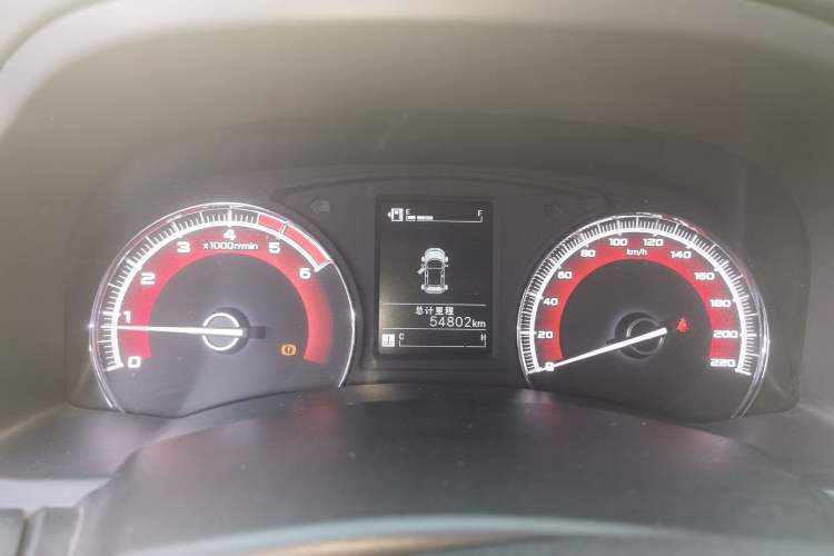 Used Isuzu D-MAX 2020 2.5T Two-Wheel Drive Manual Navigation Version China VI Standard Extended Length JE4D25Q6A
