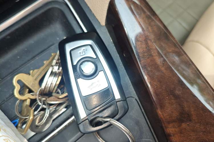 Used BMW 3 Series 2013 Facelift 328Li Luxury Design Package Vehicle Key