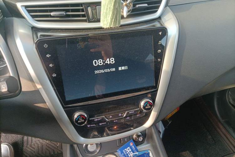 Used Nissan Murano 2019 2.5L XL Two-Wheel Drive Smart Connect Luxury Edition China VI Standard
