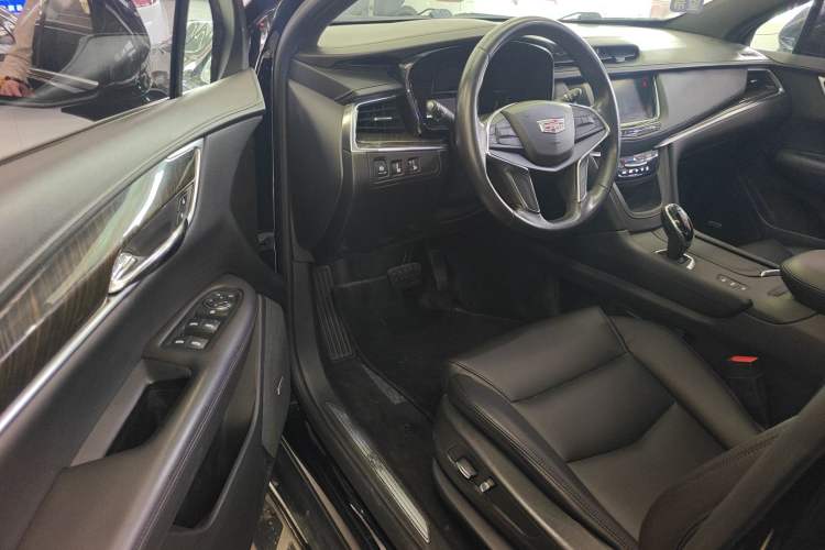 Used Cadillac XT5 2018 28E Four-Wheel Drive Tech Version