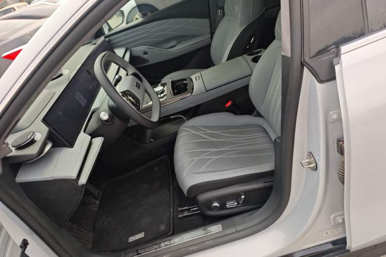 Used Geely Galaxy E8 2025 700 km Long-Range Intelligent Driving Version Left Front Seat