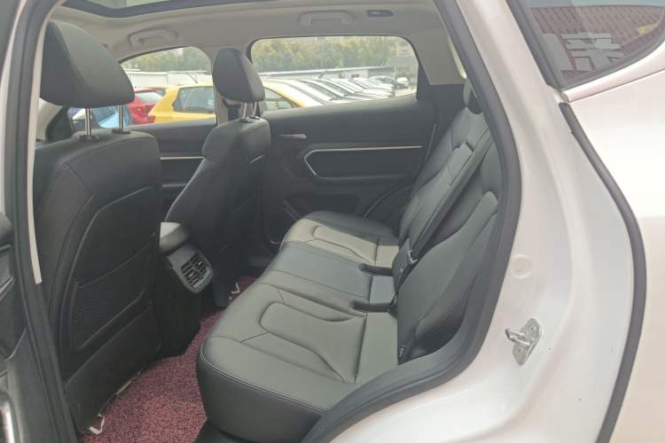 Used Haval H6 2017 Red Label 2.0T Automatic Two-Wheel Drive ZhiShang Model