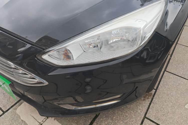 Used Ford Focus 2015 Sedan 1.6L Automatic Trend Model Left Front Headlight