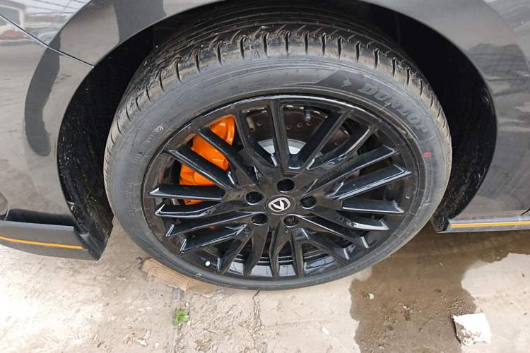 Used CHANGAN UNI-V 2025 Model Third-Generation 2.0T Dynamic Edition Left Front Wheel Hub