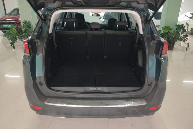 Used Peugeot 5008 2017 350THP 7-Seater Boundless Edition
