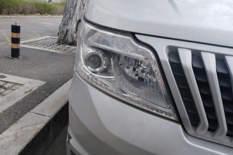 Used CHANGAN KAICHENG Ruixing M80 2018 1.5L Comfort Van Flat Roof Back-Hinged Doors 4G15S