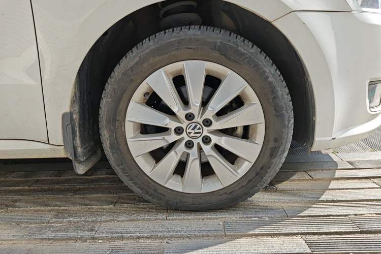 Used Volkswagen Lavida 2013 Restyled Classic 1.6L Automatic Comfort Edition
