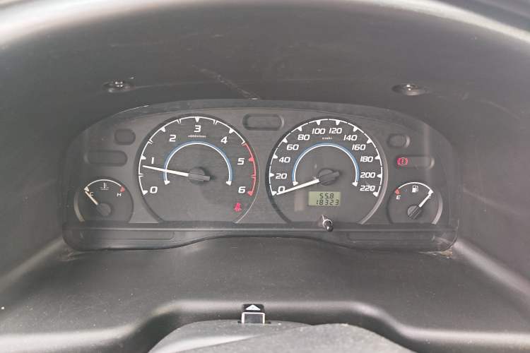 Used JMC Transit 2019 2.8T Commercial Version Short Wheelbase Mid-Roof 3-Seater China VI Standard JX493
