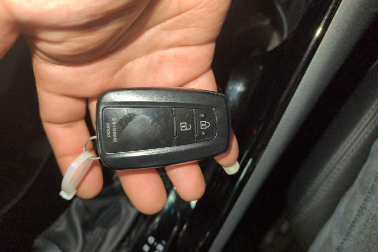 Used Toyota IZOA 2020 2.0L Yichi Version
