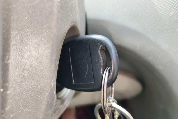 Used Chevrolet Sail 2011 Sedan 1.4L AMT Happiness Edition