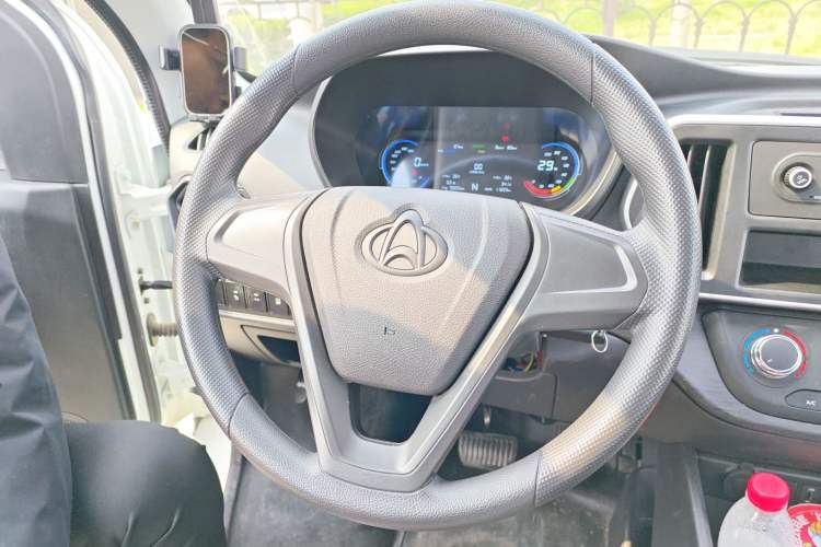 Used CHANGAN KAICHENG Ruixing EM80 2025 Passenger Version Comfort Model 7 Seats 300 km Side-Hinged Doors Steering Wheel