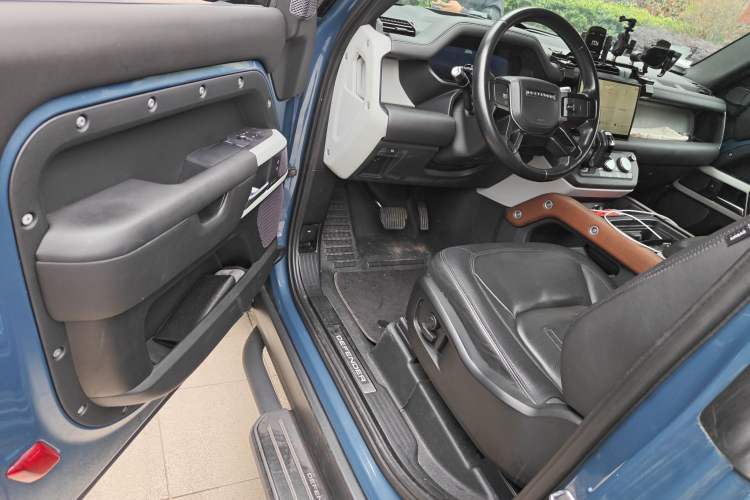 Used Land Rover Defender 2022 90 2.0T P300 X-DYNAMIC HSE