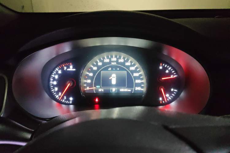 Used Kia Sorento 2015 Sorento L 2.4L Gasoline 4WD Elite Edition 7 Seats China IV Standard