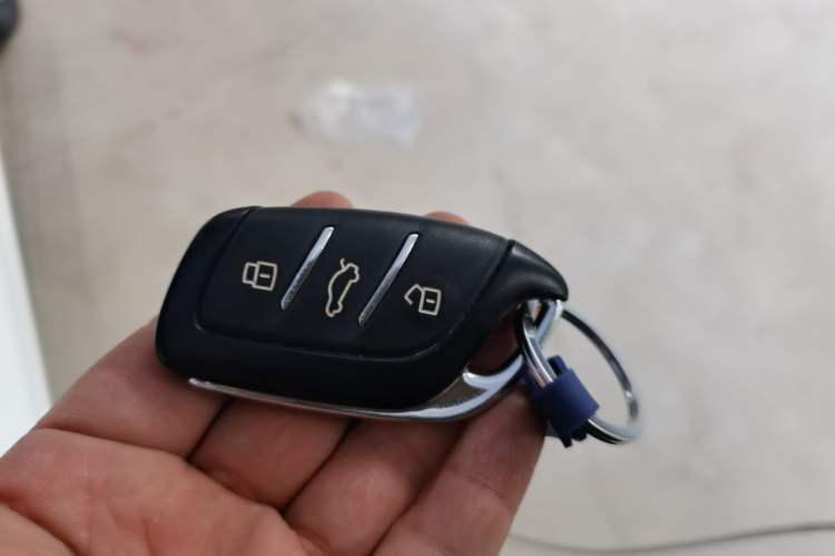 Used Roewe Clever 2021 302 km New Four-Seater Super-Efficient Version Vehicle Key