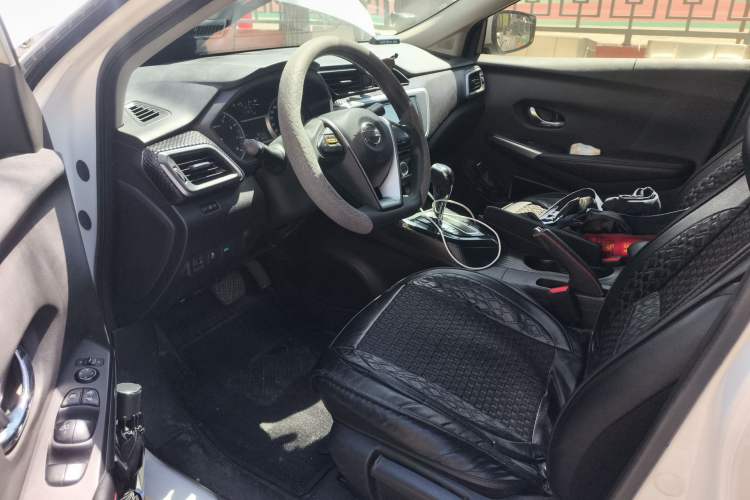 Used Nissan Lannia 2016 1.6L CVT Smart Cool Edition Left Front Seat