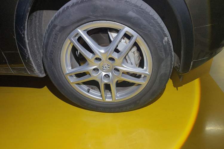 Used Porsche Cayenne 2011 Cayenne S 4.8L