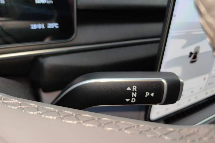 Used Nio EC6 2025 75 kWh