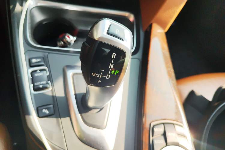 Used BMW 3 Series 2013 Facelifted 320Li Luxury Design Package
