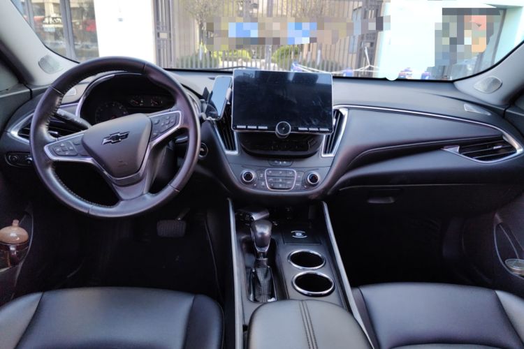 Used Chevrolet Malibu XL 2021 535T Automatic Sport Edition Center Console