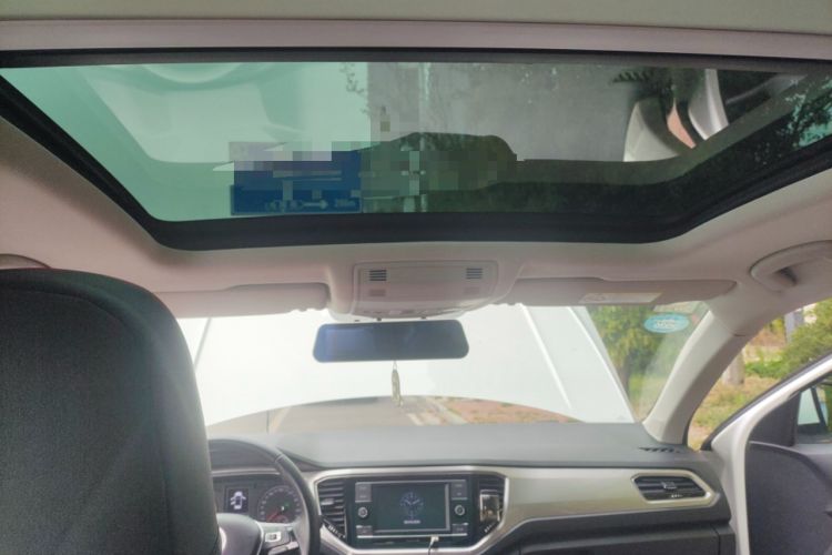 Used Volkswagen T-ROC 2019 230TSI DSG Two-Wheel-Drive Advanced Version China VI Standard Headliner