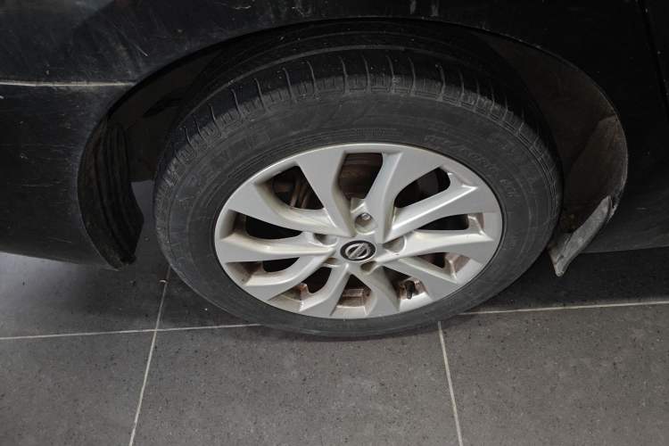 Used Nissan Sylphy 2019 Classic 1.6 XL Manual Luxury Edition Exterior 5