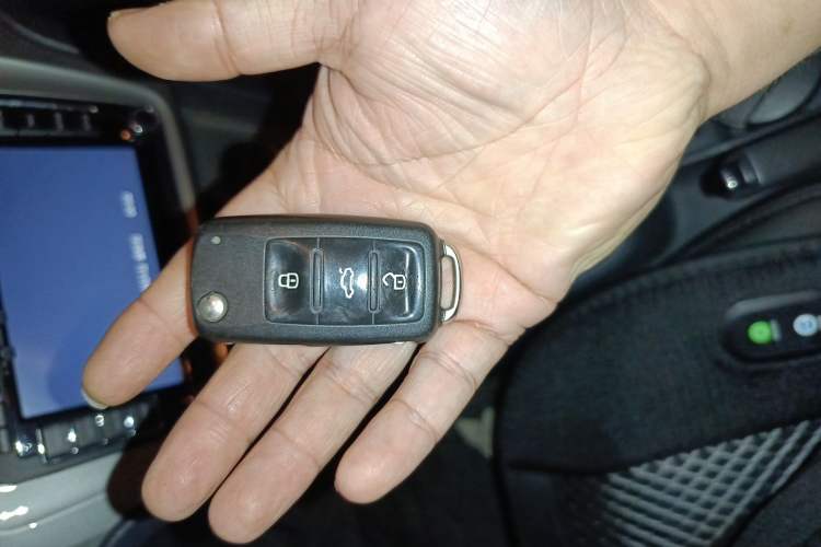 Used Volkswagen Gran Lavida 2013 1.6L Automatic Fashion Model Vehicle Key