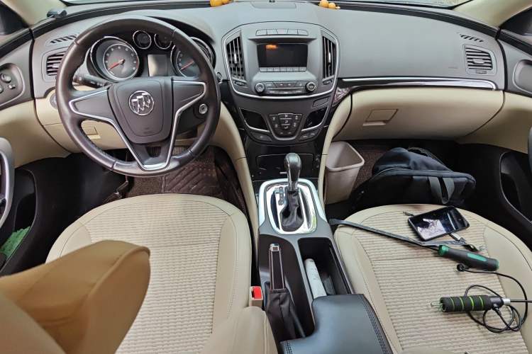 Used Buick Regal 2015 2.0L Leading Fashion Edition