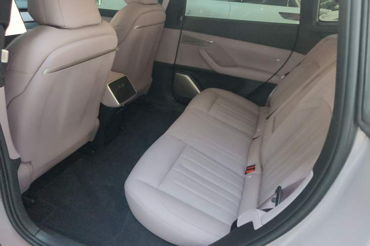 Used ONVO L60 2024 60 kWh Rear-Drive Version Left Rear Seat