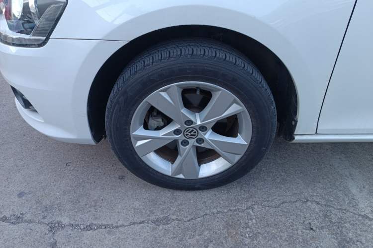 Used Volkswagen Bora 2015 Value Edition 1.6L Automatic Comfort Version
