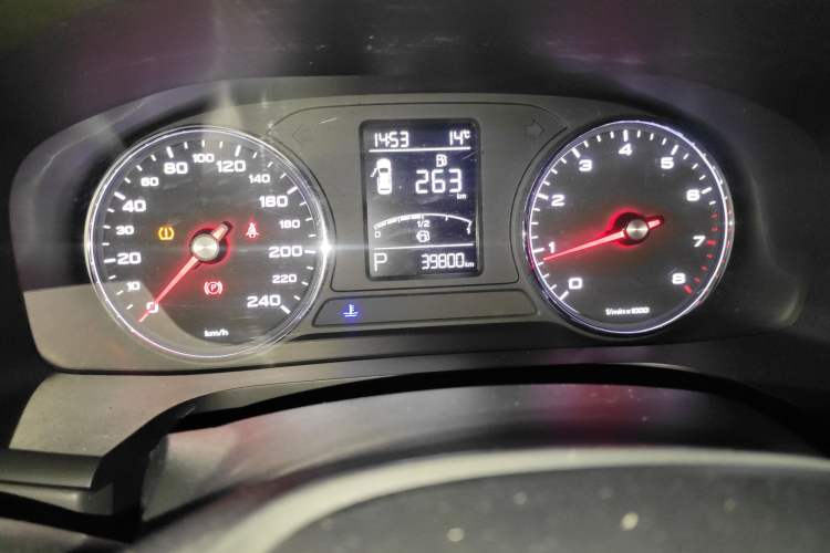 Used Roewe i6 2020 PLUS 1.6L CVT 4G Connected Glory Flagship Edition Instrument Cluster