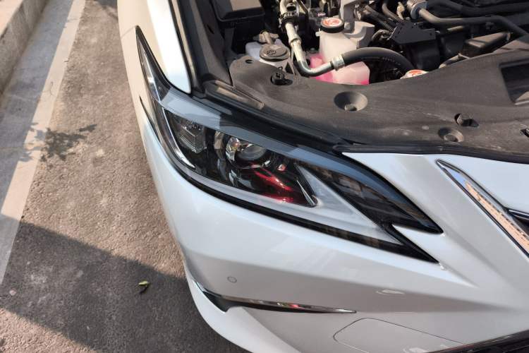 Used Lexus ES 2022 300h Excellence Edition