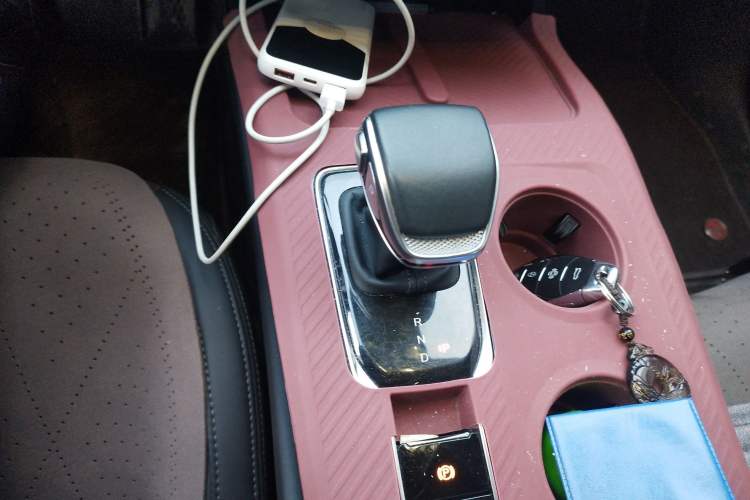 Used Hongqi HS3 PHEV 2025 Model 117km Jingwei Edition Gear Lever