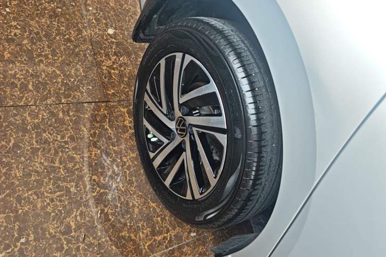 Used Volkswagen Lavida 2023 Revised Version 1.5L Automatic 5 Millionth Edition Right Rear Wheel Hub