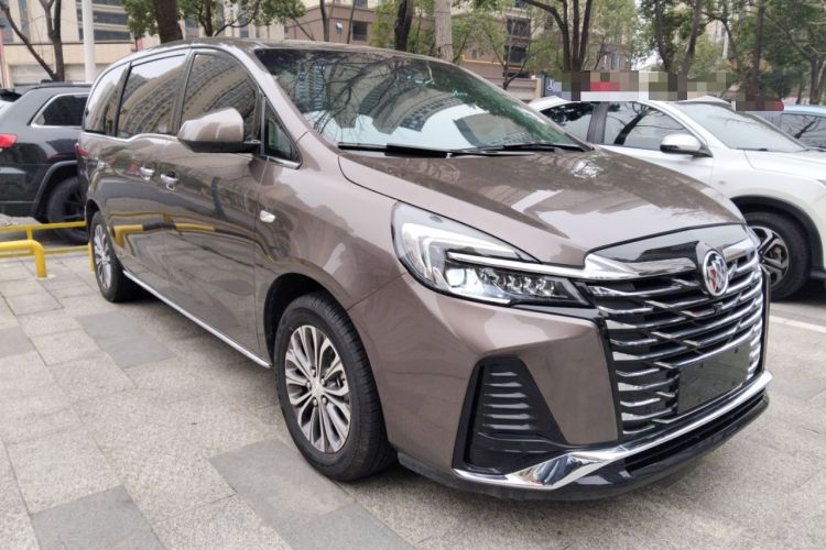 Used Buick GL8 2023 Facelifted Land Cruiser Executive Luxury Version