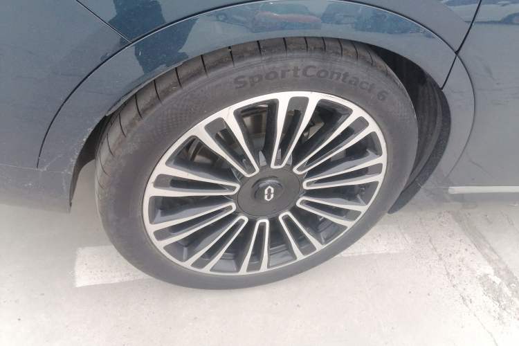 Used Hima AITO M9 2024 Range-Extended Ultra Version 42 kWh 6-Seater Model Right Rear Wheel Hub