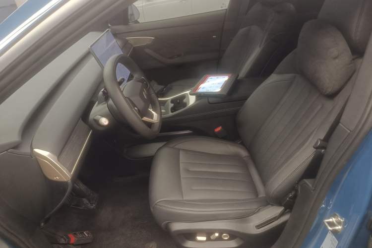 Used ONVO L60 2024 60 kWh All-Wheel Drive
