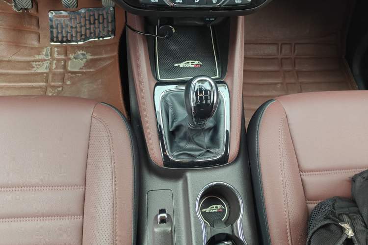 Used CHANGAN Lingxuan 2017 1.6L Manual Elite Model Gear Lever