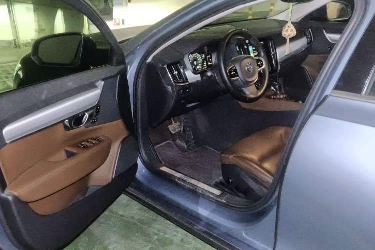 Used Volvo S90 2017 T4 Zhiyi Edition