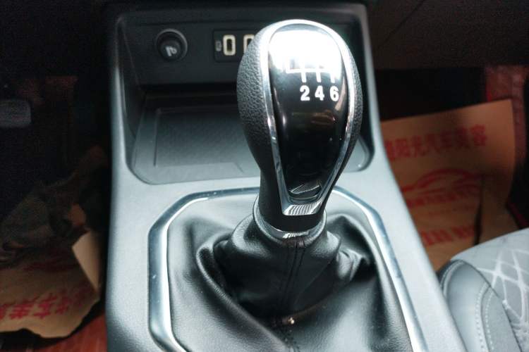 Used Great Wall King Kong Poer 2022 2.0T Manual Diesel Two-Wheel Drive Elite Version with Long Bed GW4D20M
