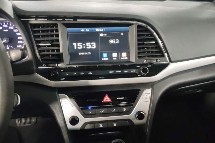 Used Hyundai Elantra (6th Generation / Lingdong) 2016 1.6L Automatic ZhiXuan – Elite Version Audio And AC Panel