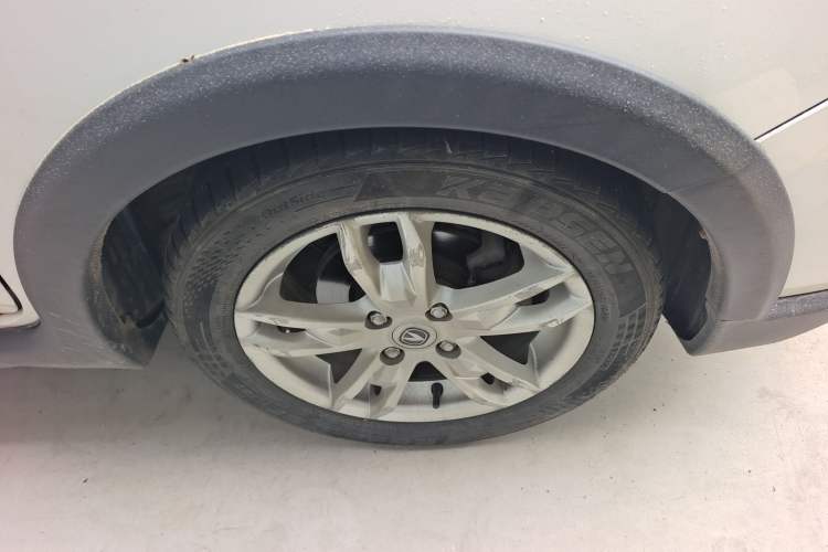 Used CHANGAN CX20 2014 1.4L IMT Sunroof Navigation Version China IV Standard
