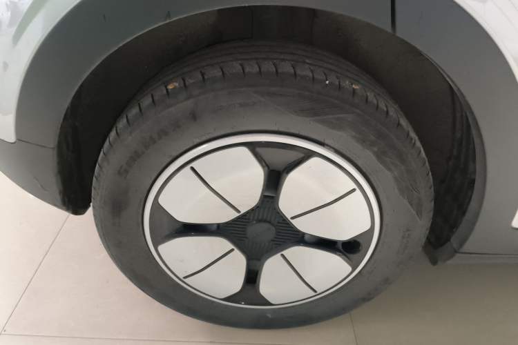 Used Geely Galaxy Geome 2025 310km Youth Edition Right Rear Wheel Hub