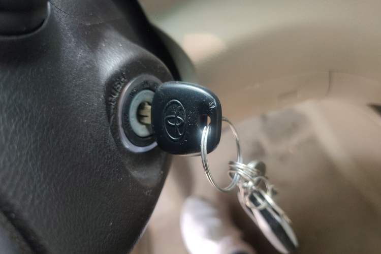 Used Toyota Highlander 2012 2.7L Two-Wheel Drive 7-Seater Luxury Edition