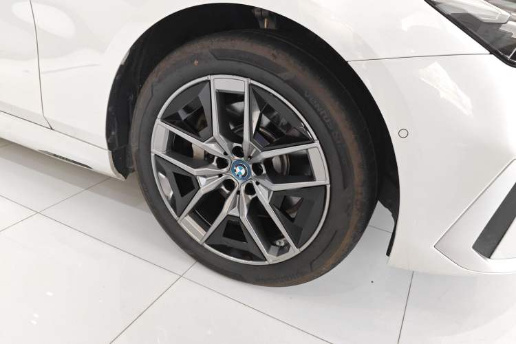 Used BMW i5 2024 eDrive 35L Prestige Luxury Package
