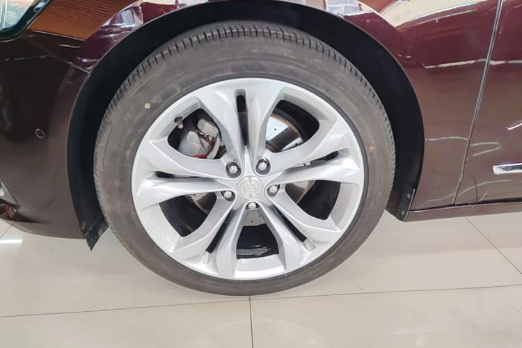 Used Buick LaCrosse 2019 28T Avenir