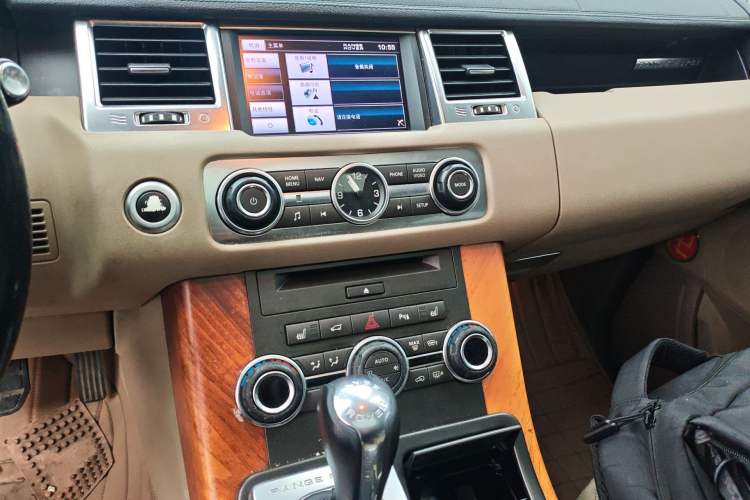 Used Land Rover Range Sport 2011 3.0 TDV6 Diesel Version Audio And AC Panel